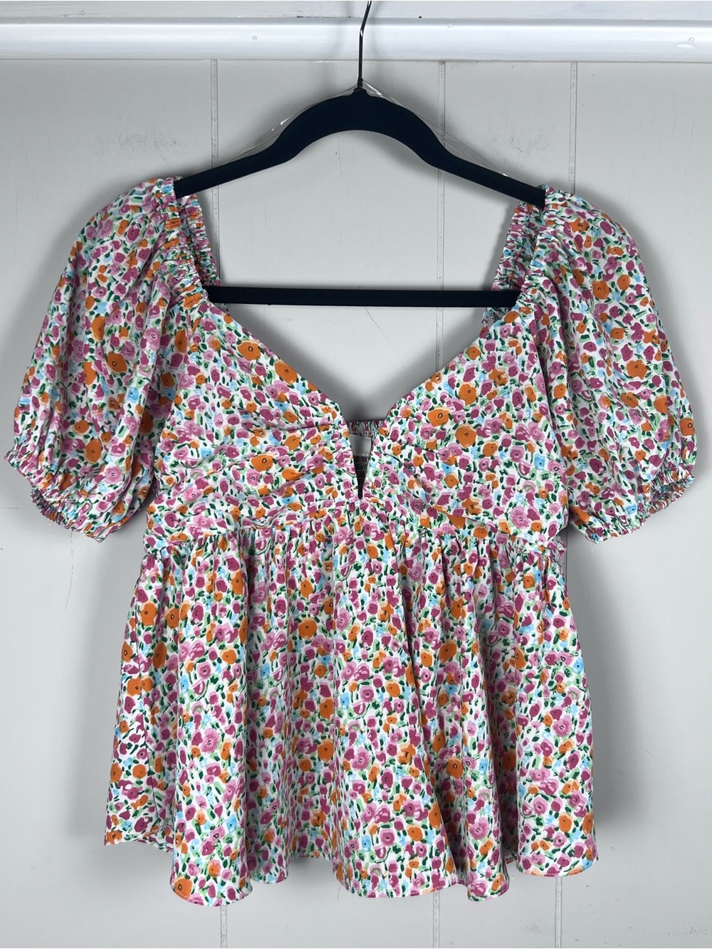 entro White Floral Puff Sleeve Peplum Blouse with Pink and Orange Flowers